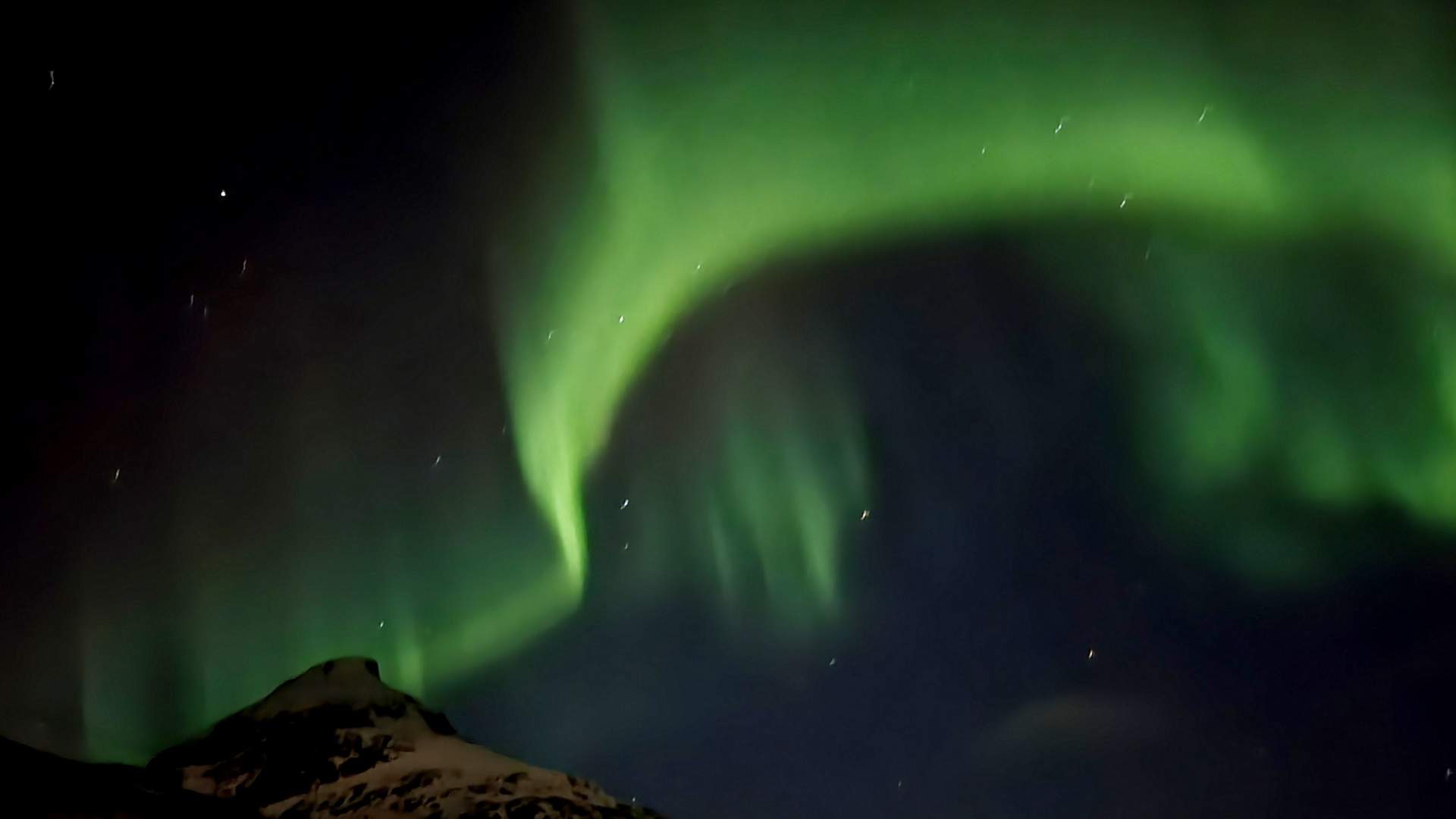Private Northern Light chase in a small group