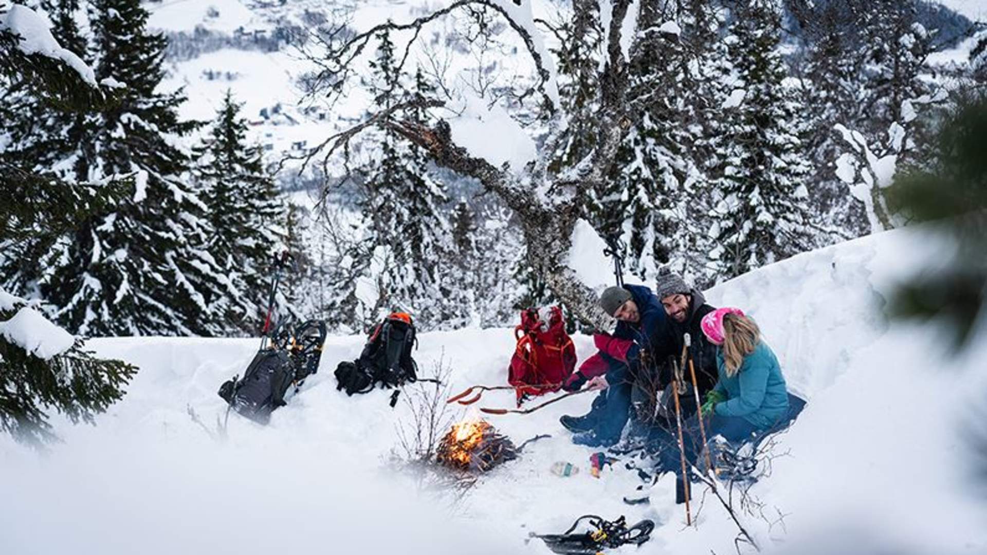 Snowshoeing in Voss