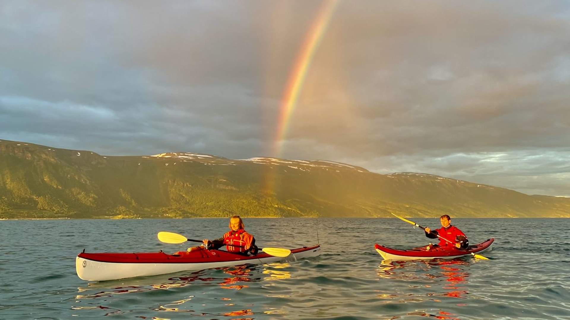 Evening kayaking in lyngen