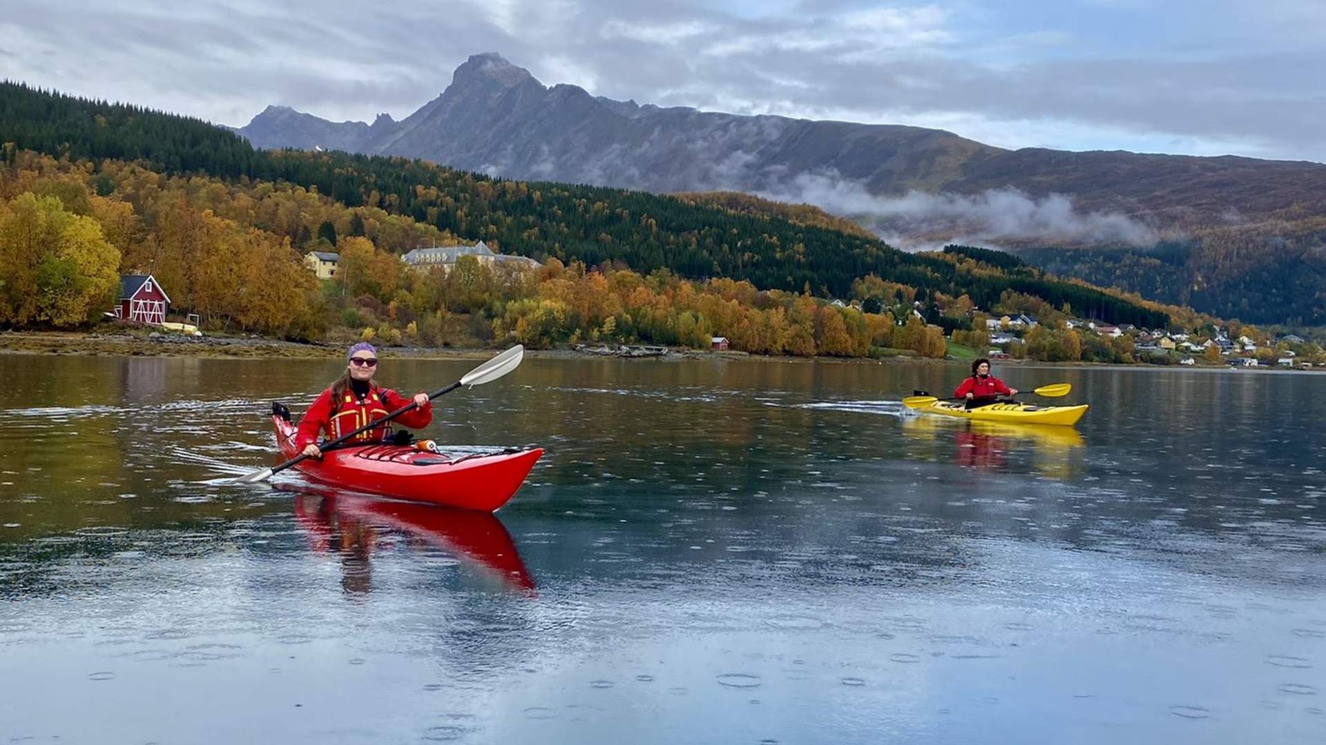Evening kayaking in lyngen