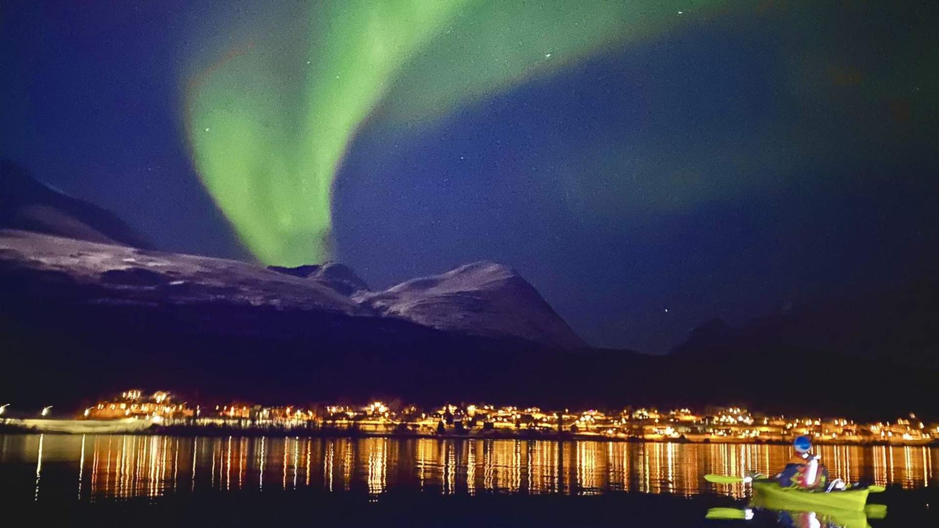 Northern lights kayaking