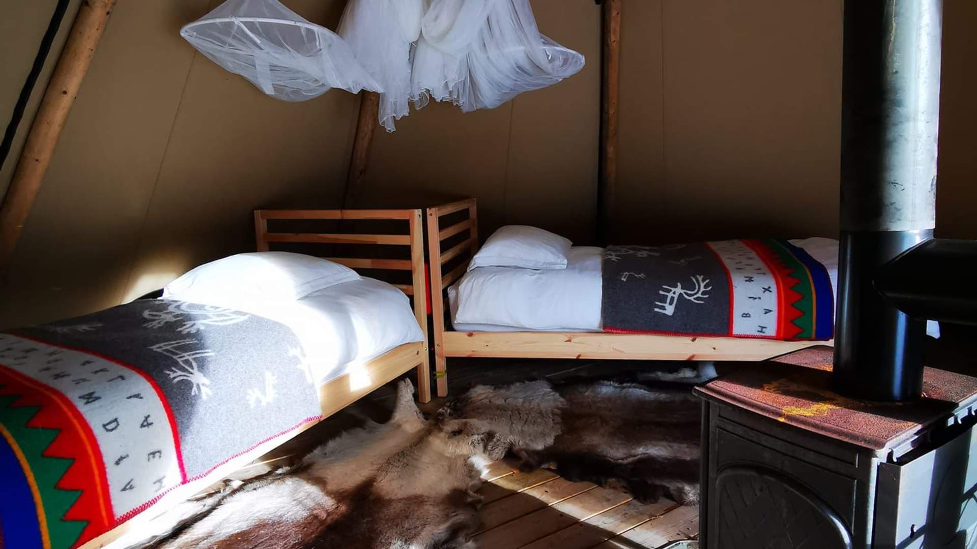 Sámi Safari Camp - Close to nature, yourself and Sami culture