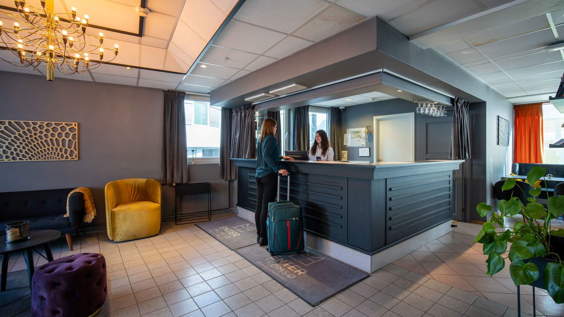 Enter Amalie Hotel