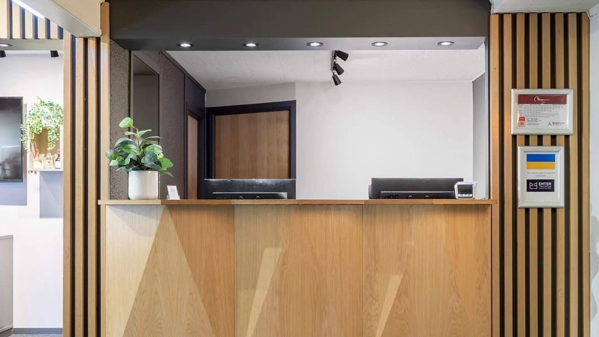 Enter Viking Hotel