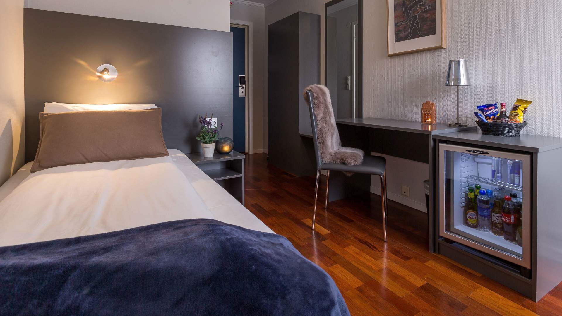 Enter Viking Hotel