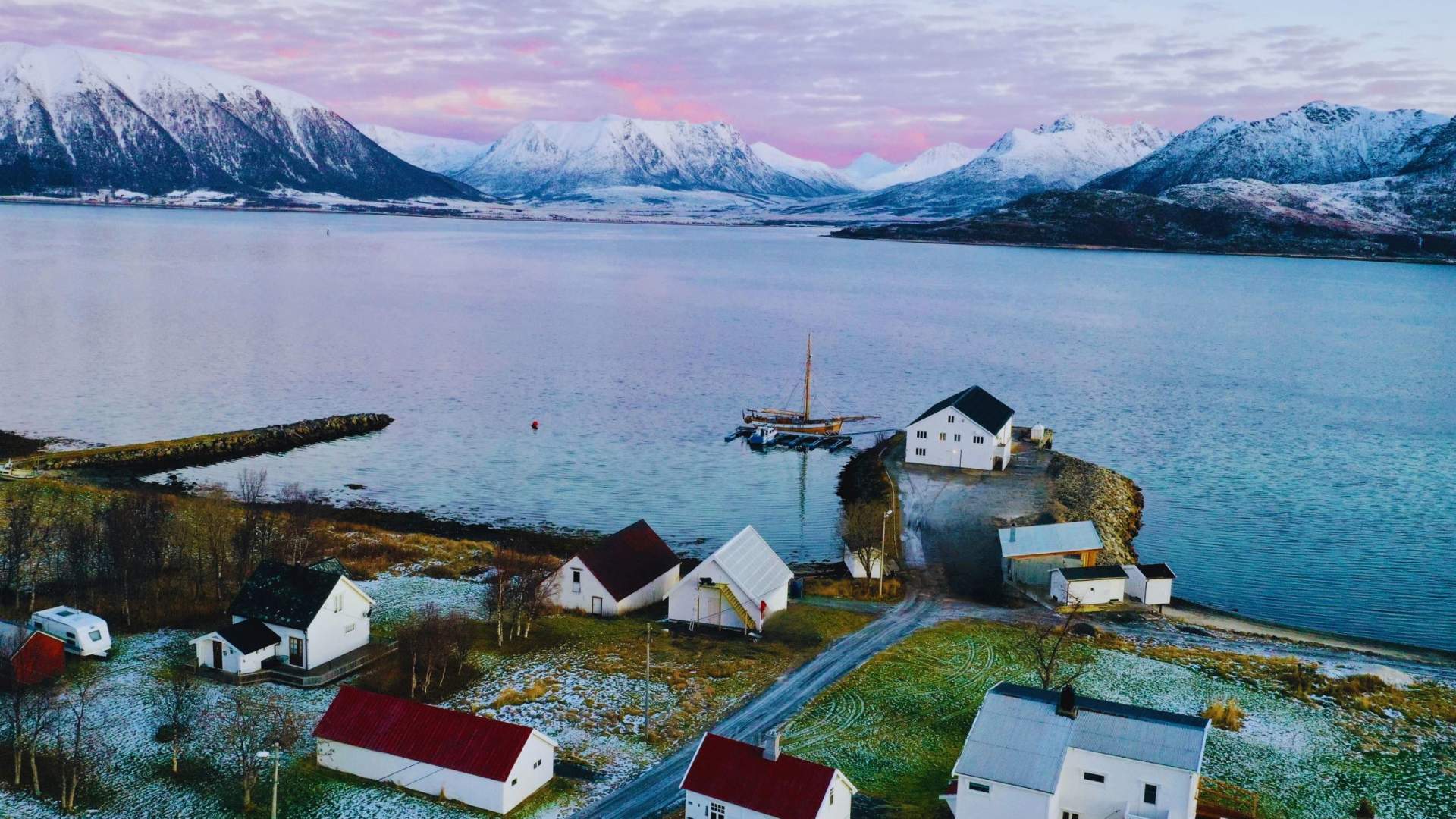 Arctic Ocean Lodge