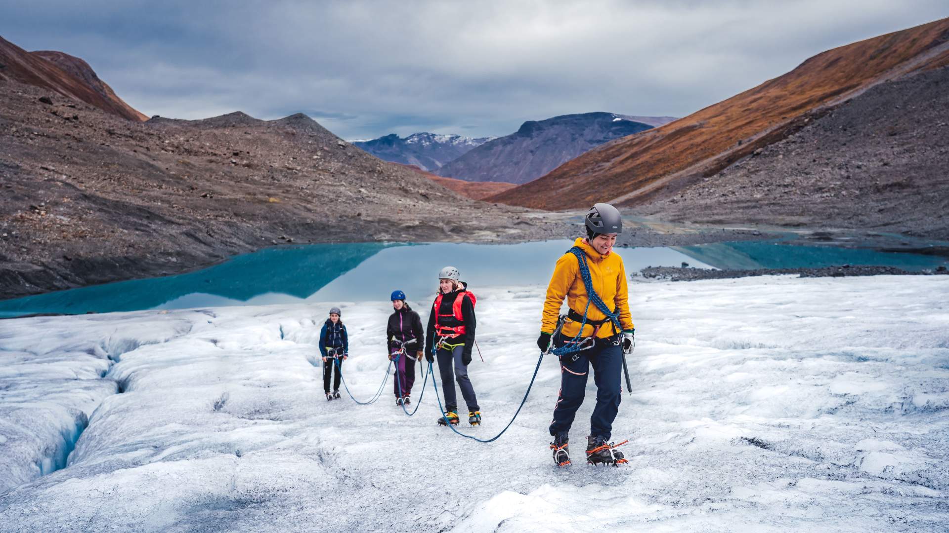 Overnight glacier experience with Lyngen Outdoor Experience