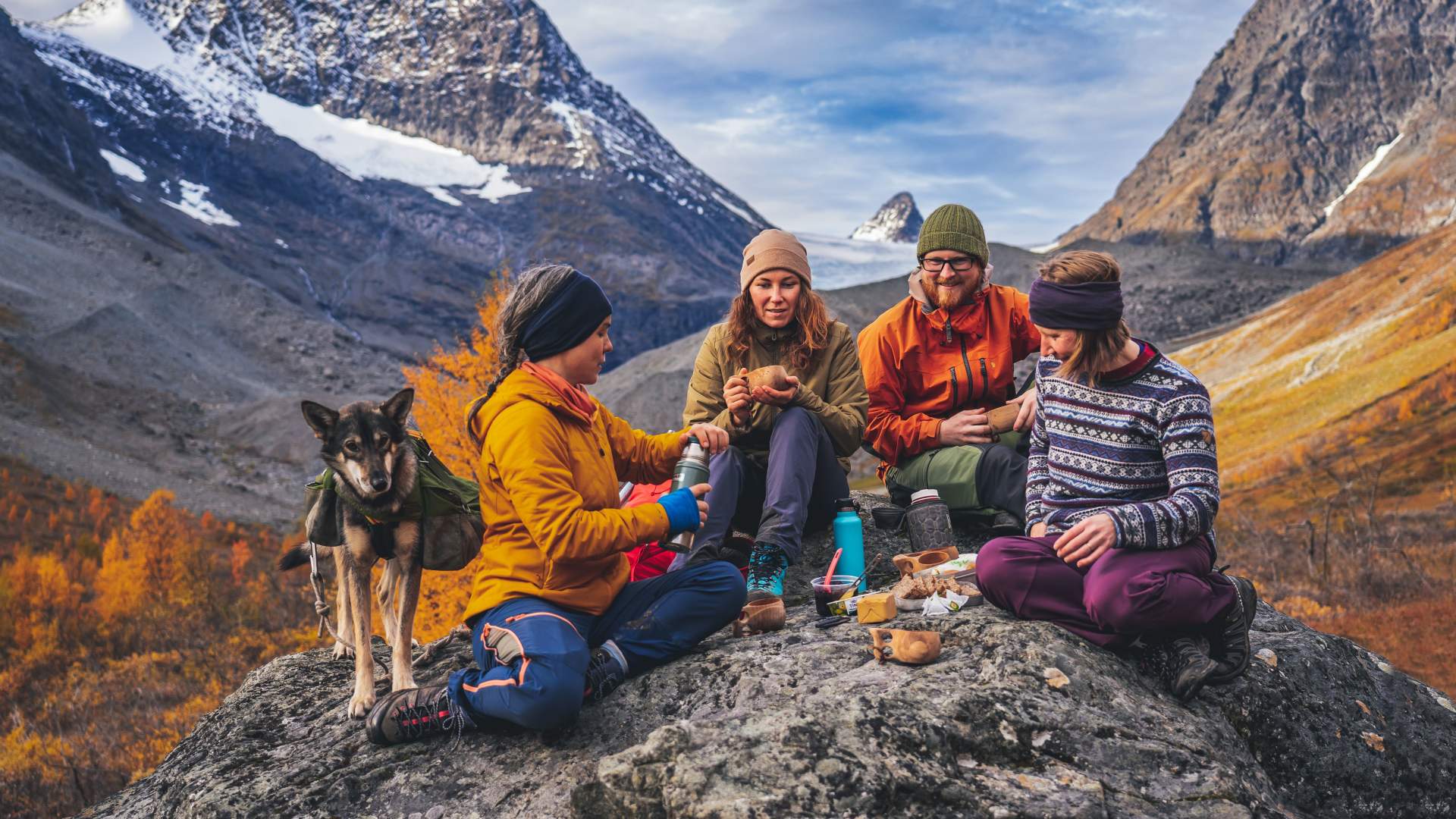 Overnight glacier experience with Lyngen Outdoor Experience