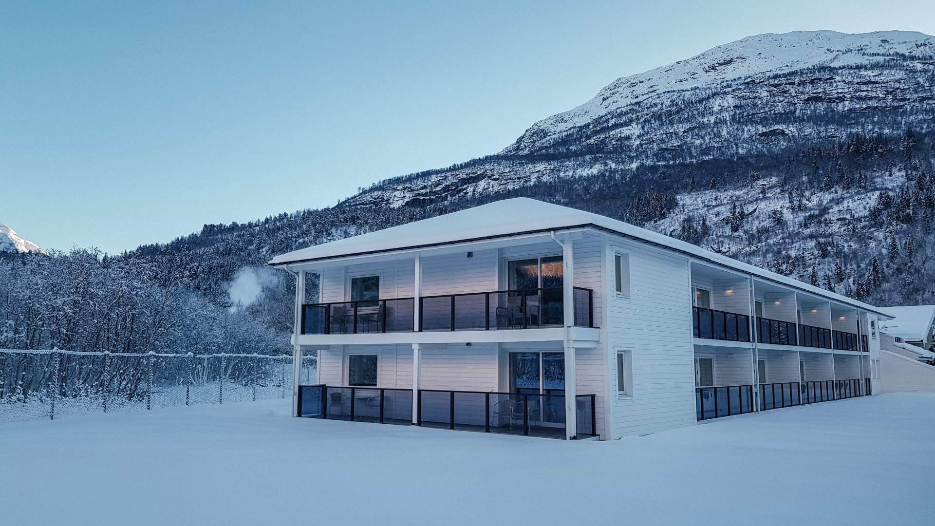 Loen Apartments