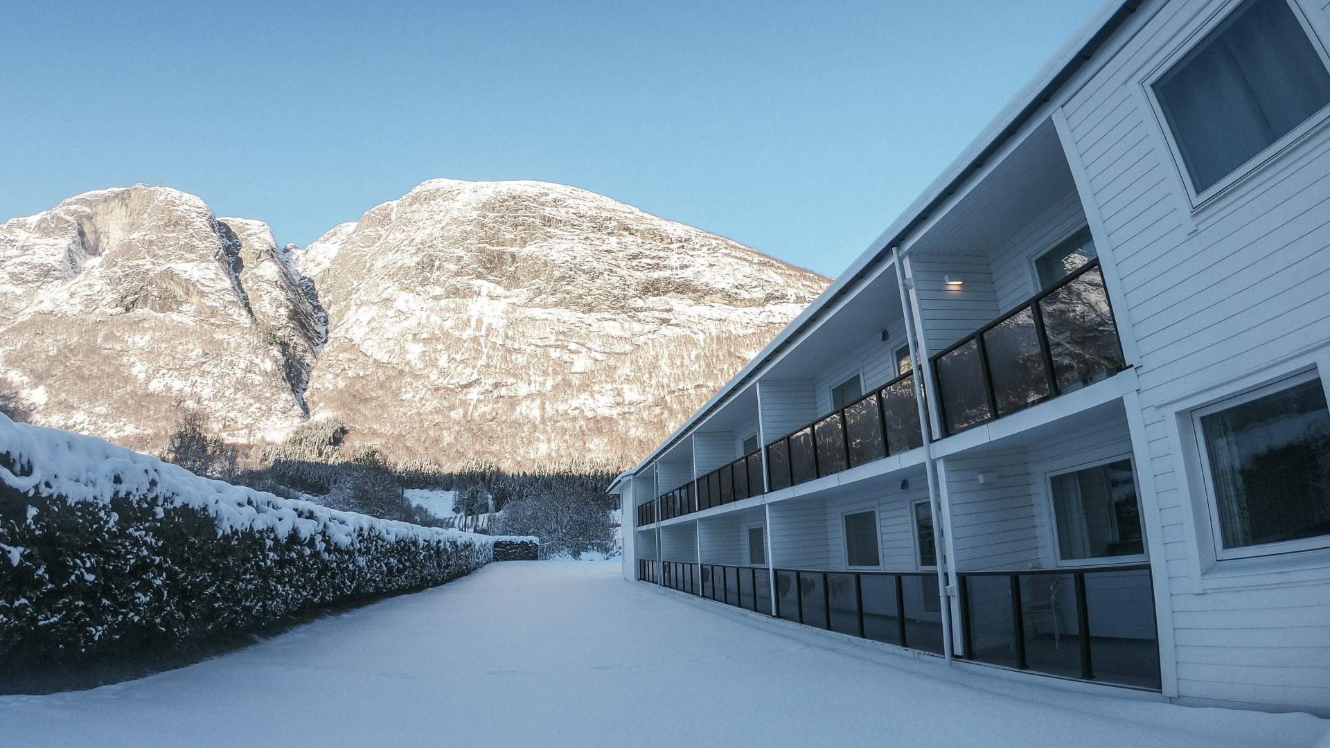 Loen Apartments