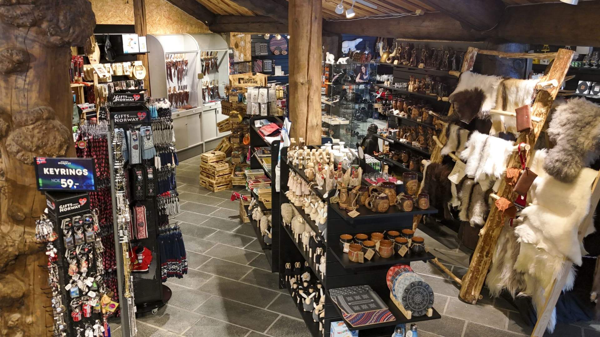 Gateway to Northern Norway - souvenir shop & fast food