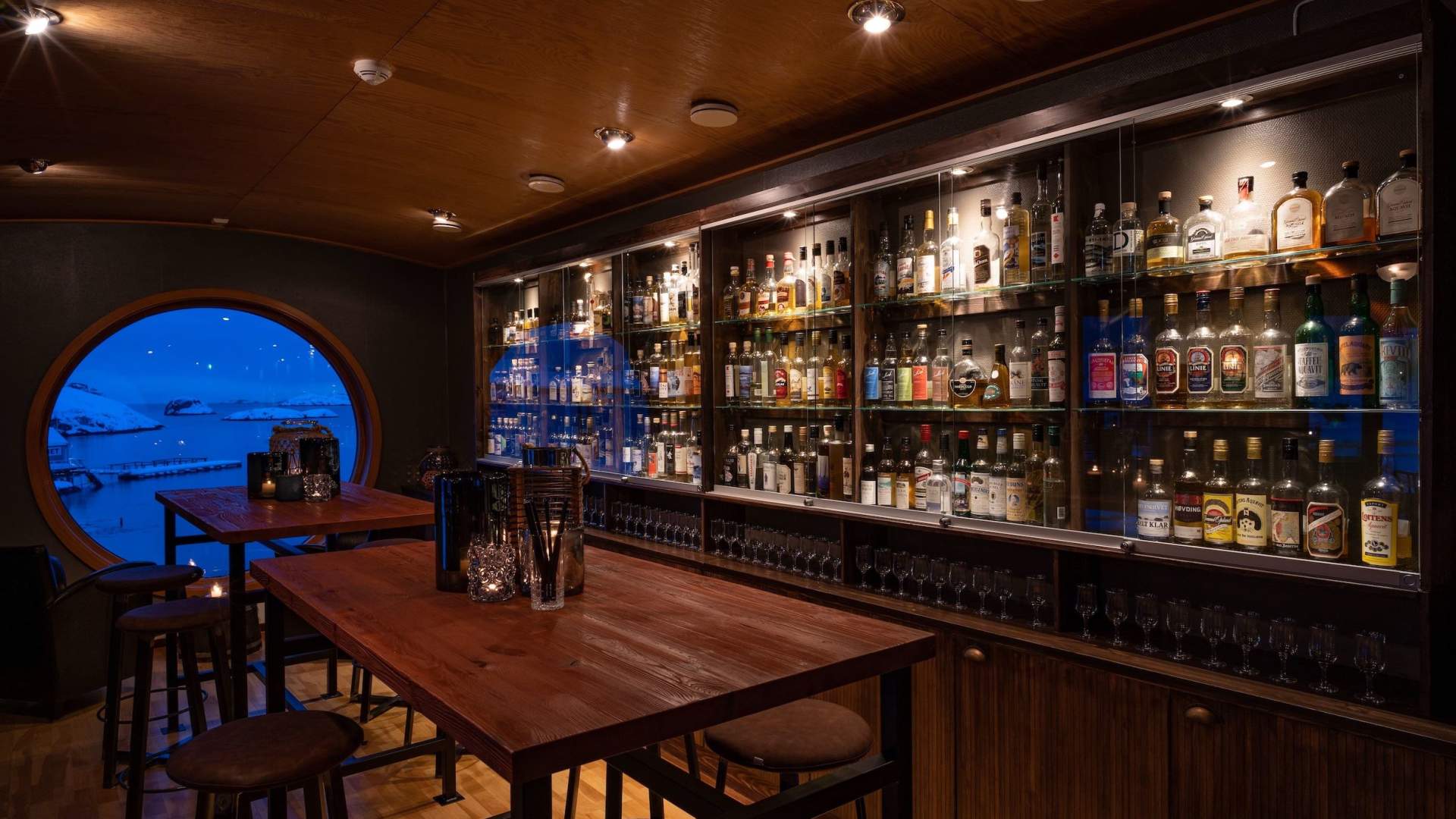 Lofoten Loft Bar