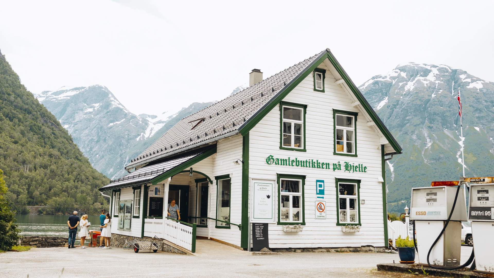 Gamlebutikken på Hjelle