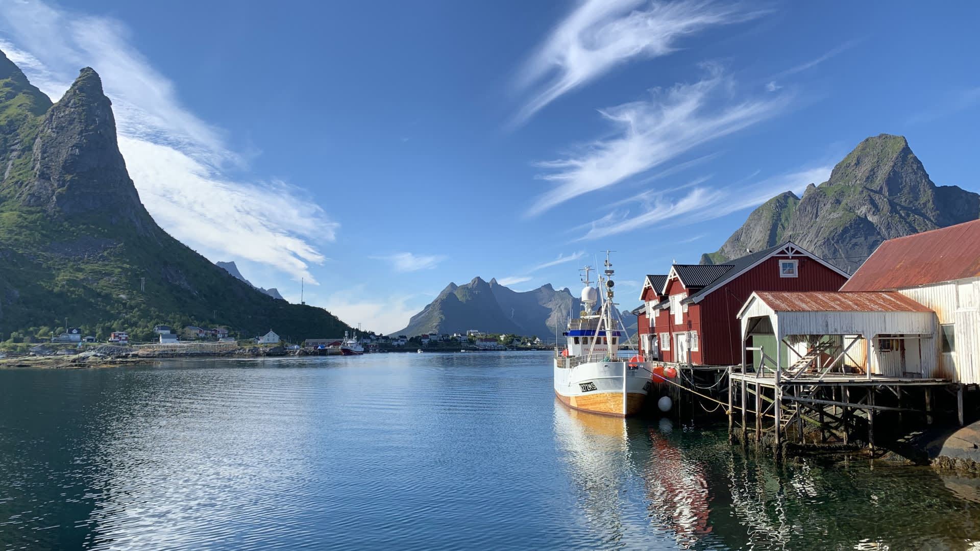 Private exclusive car sightseeing - 4 hours