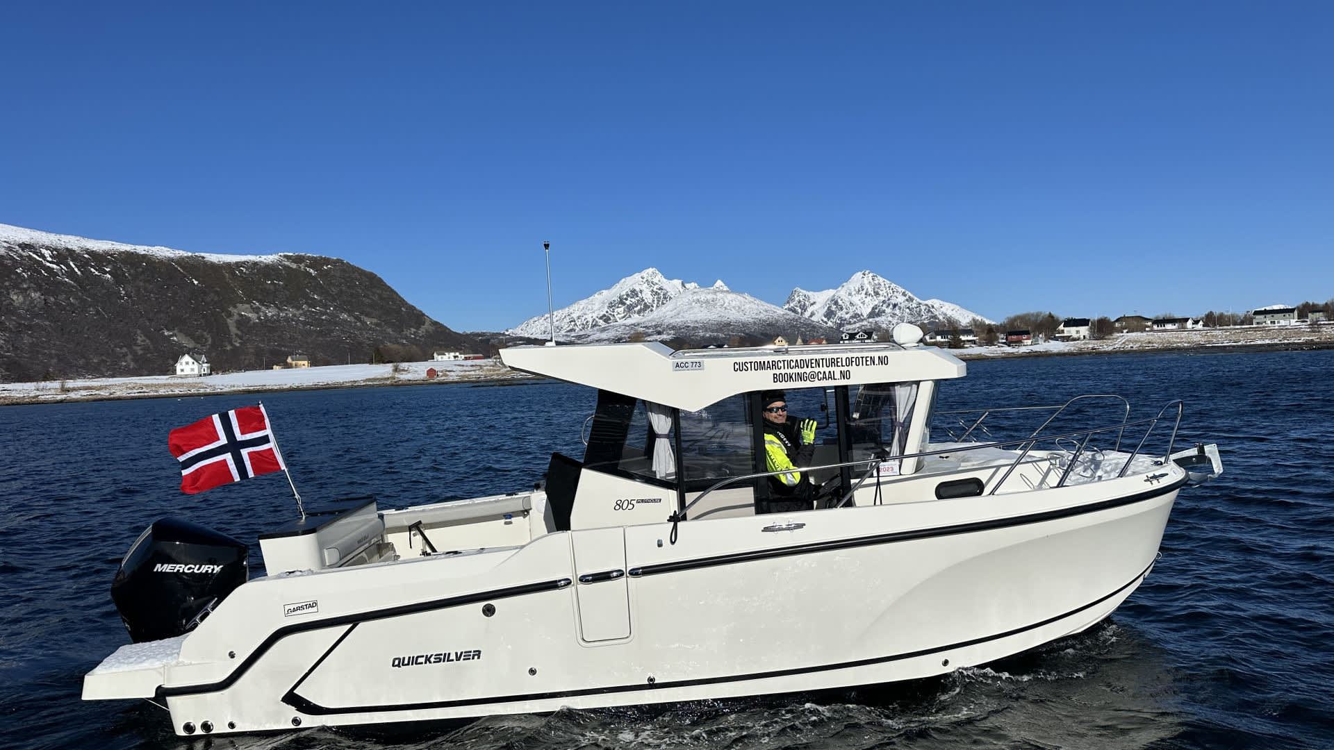 Private exclusive midnight sun cruise by boat - 2 hours