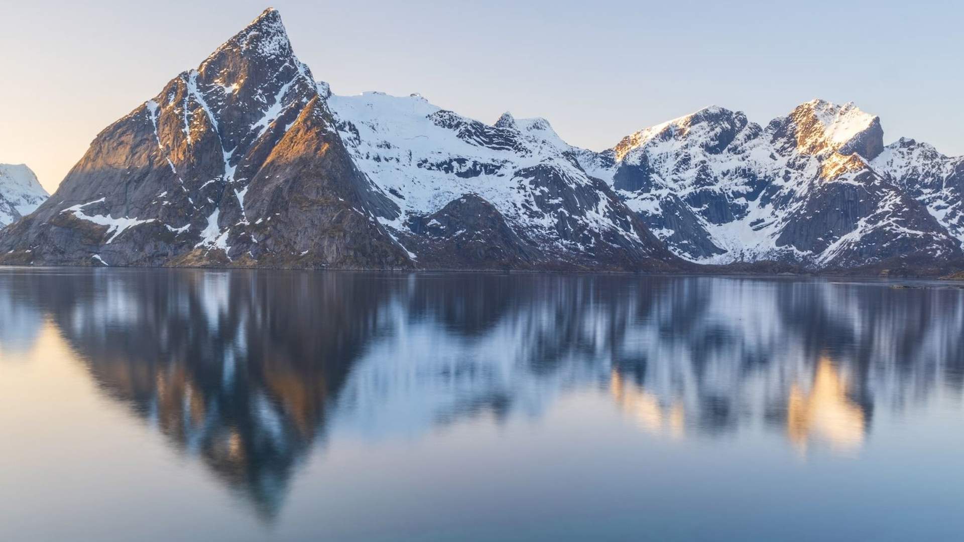 Lofoten Iconic Photo Spots - Lofoten Luminance
