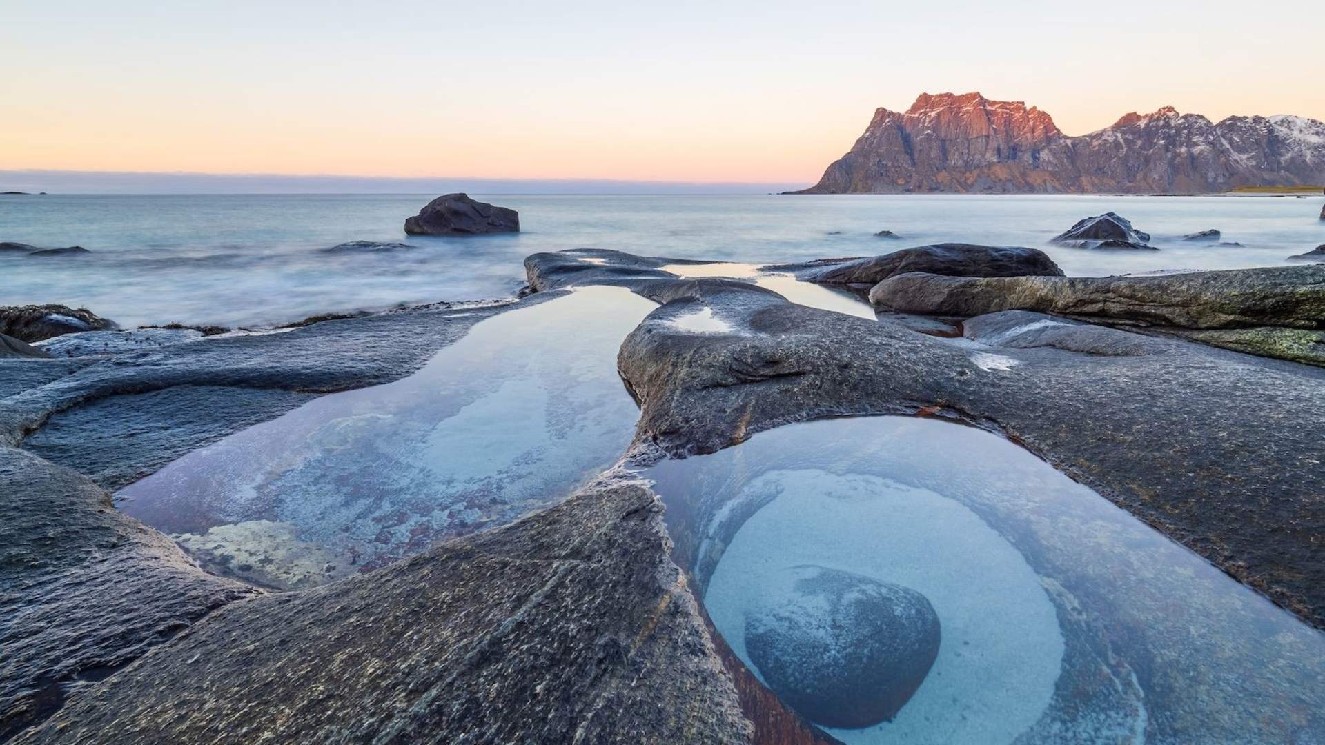 Lofoten Iconic Photo Spots - Lofoten Luminance