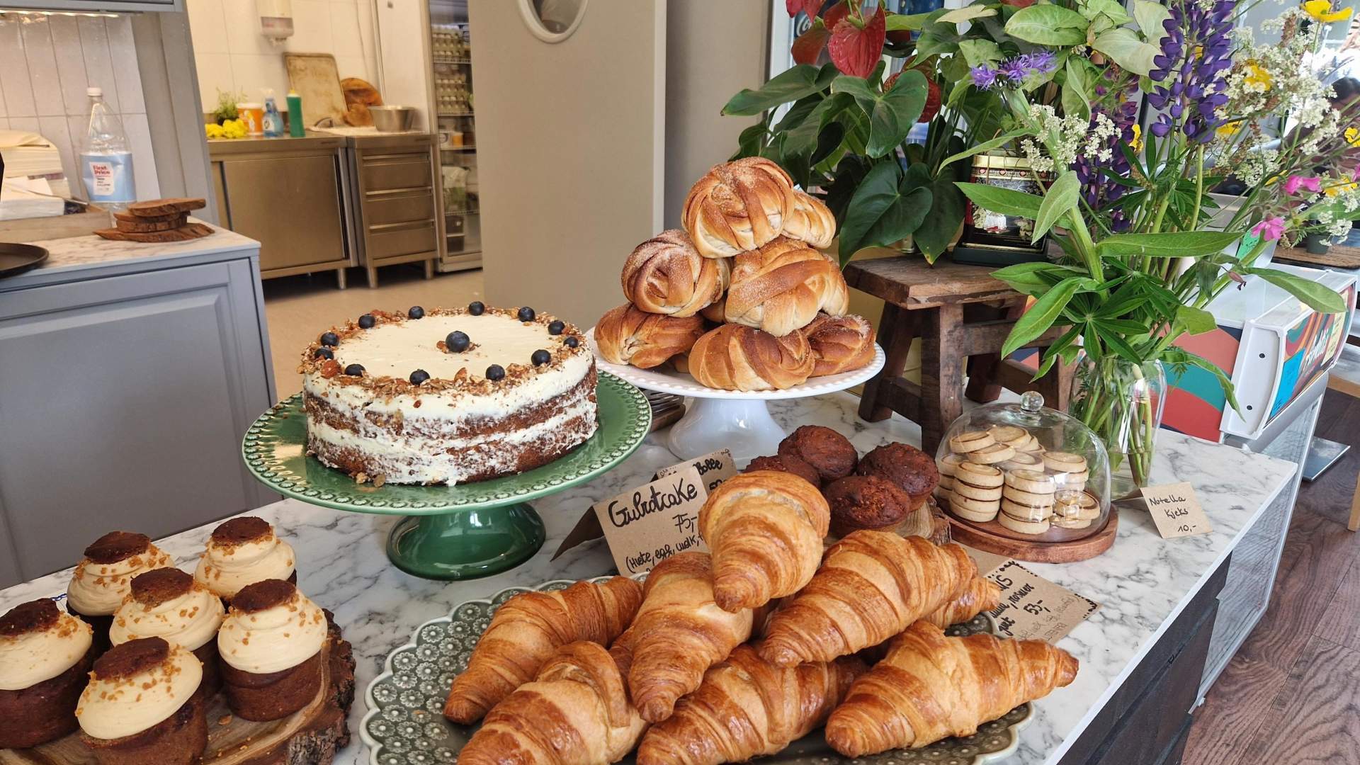 Laura’s Cafe
