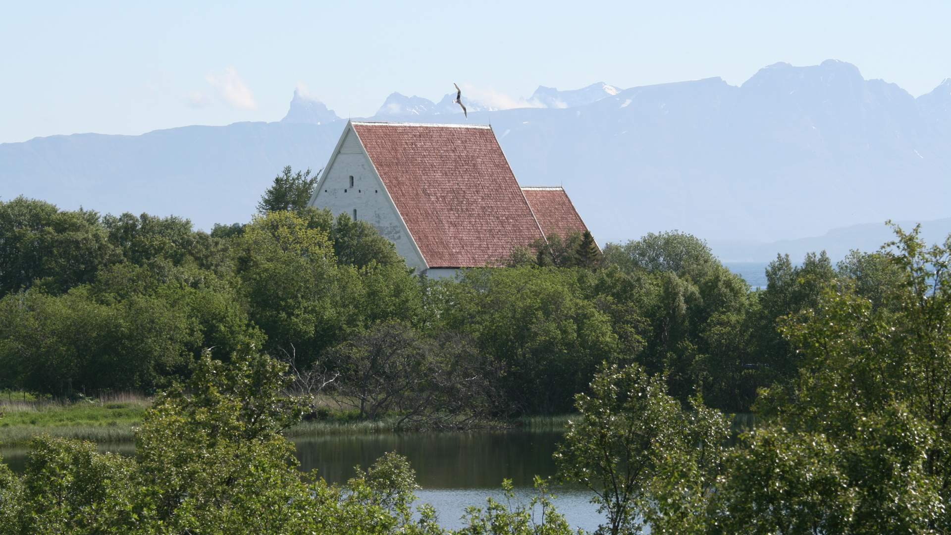 Utsikt til Trondenes Kirke