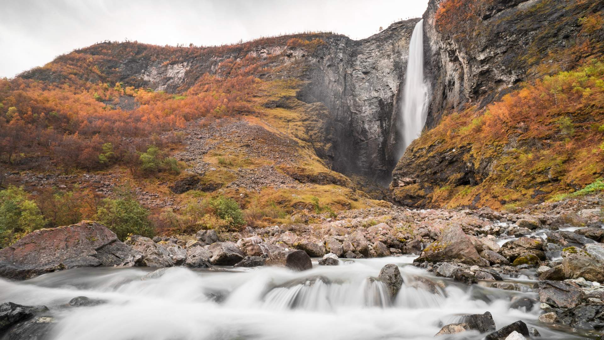 Vettisfossen, Årdal