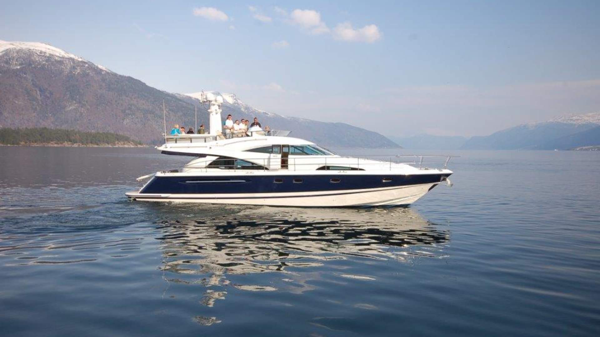 Charter Cruise