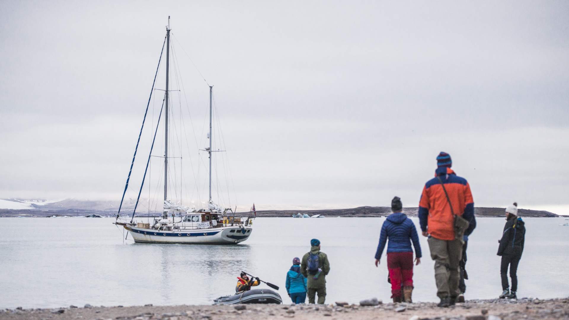 1 Hike and Sail - Eira Expeditions