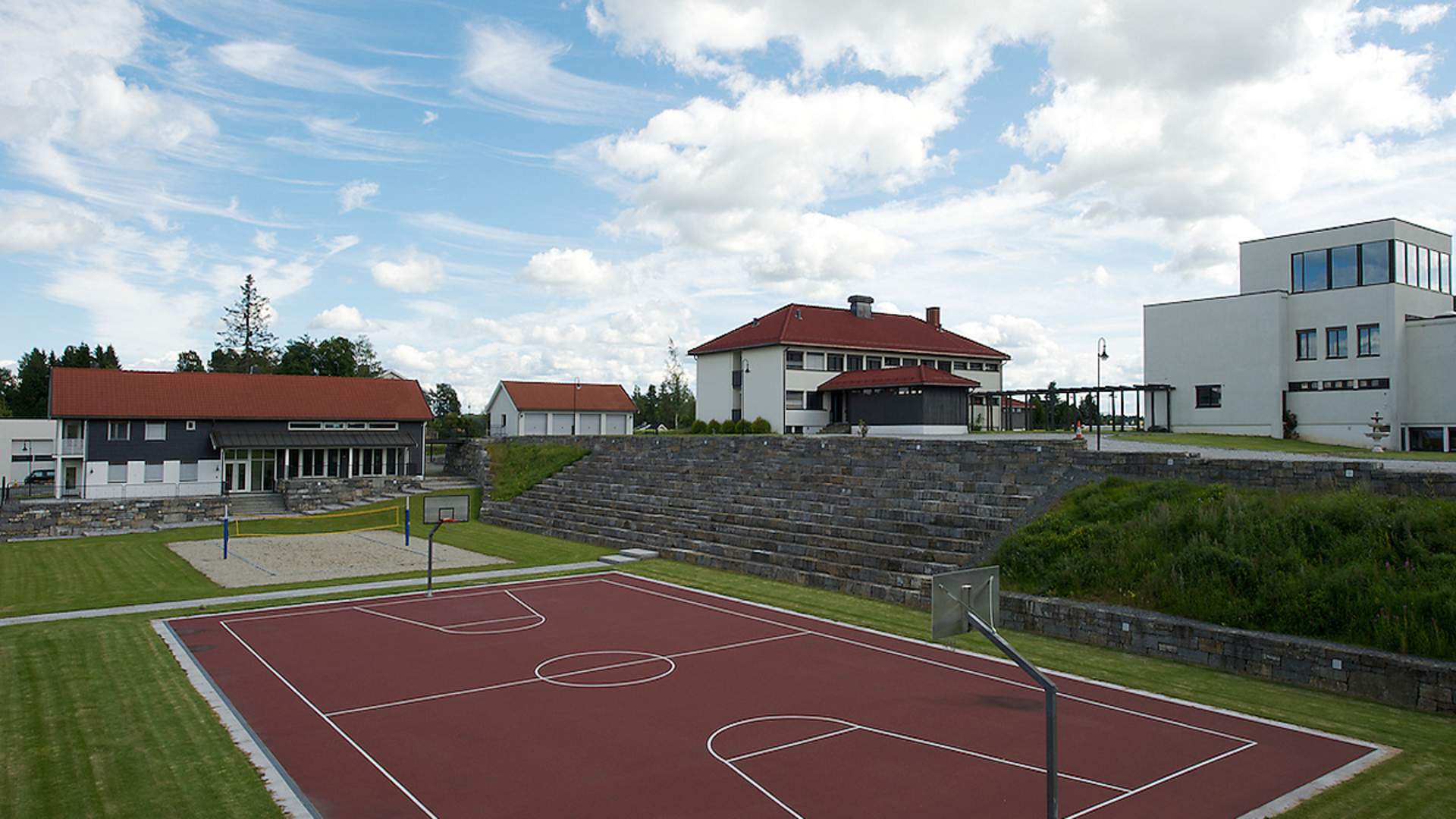 Elton - Internasjonal standard Baskettbane