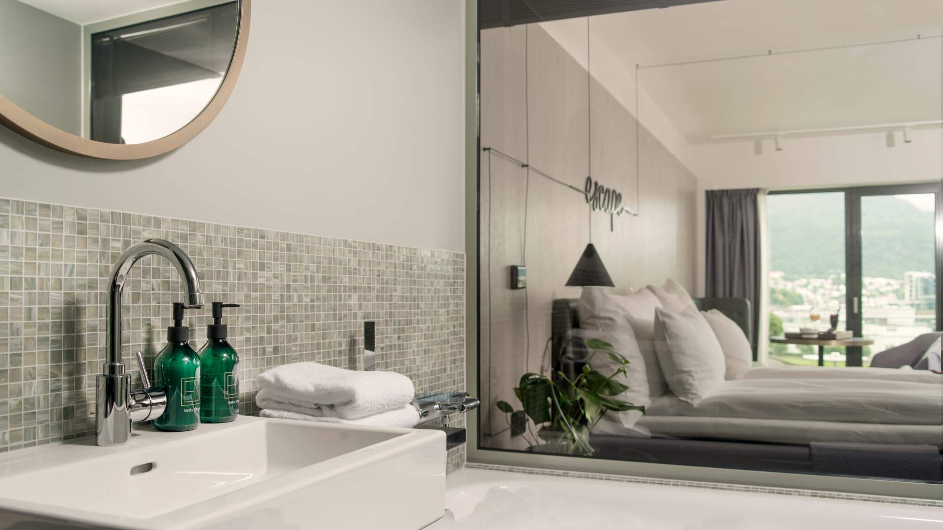 41553_HotelNorgeByScandic_Grande_balcony_bathroom_