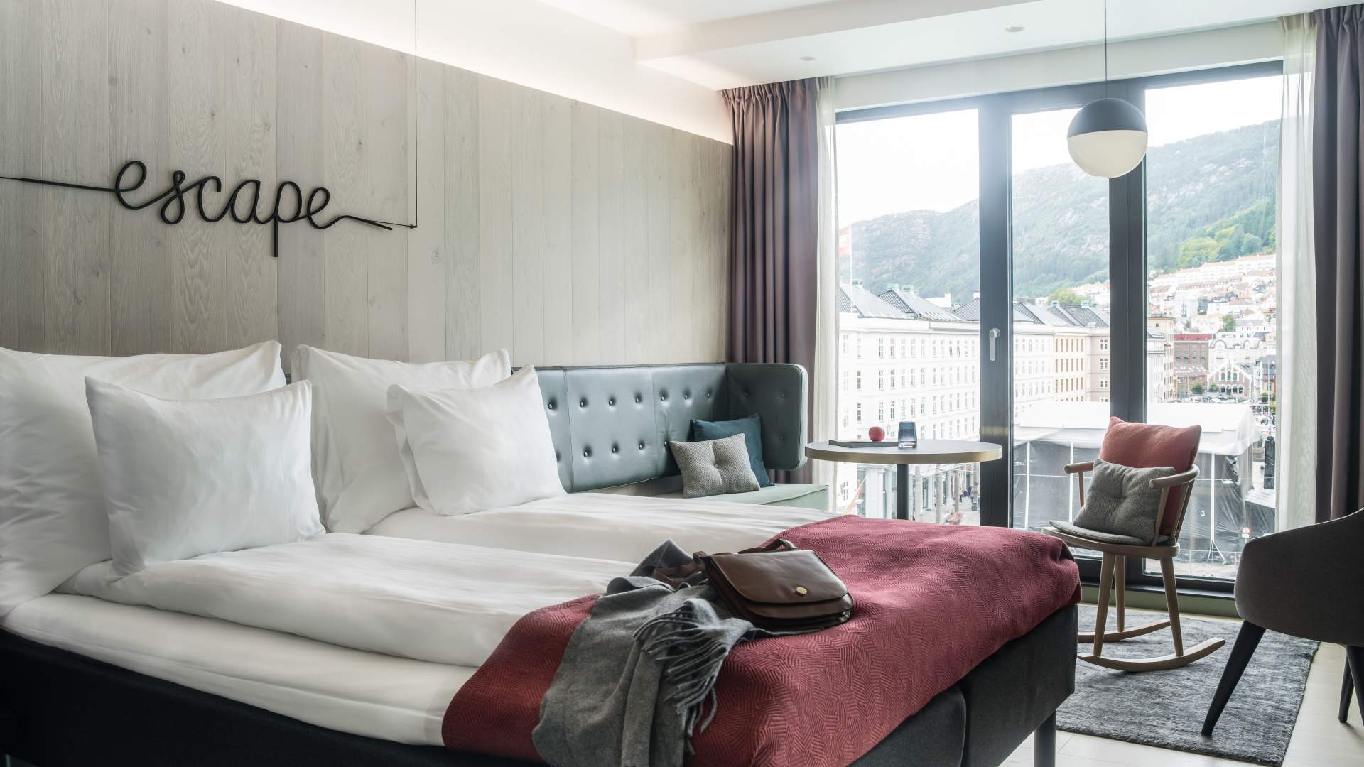 41590_HotelNorgeByScandic_Spacious_double_view_bed