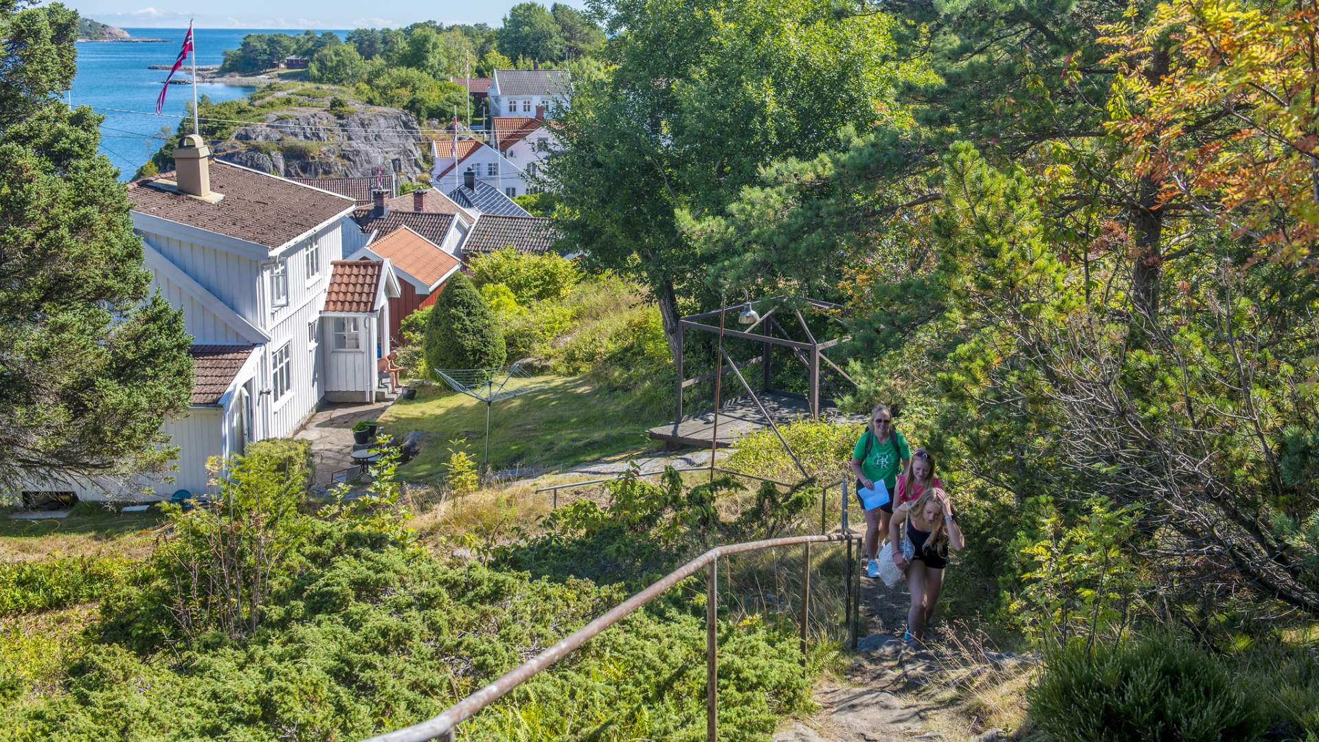 Stien opp mot Loshytta