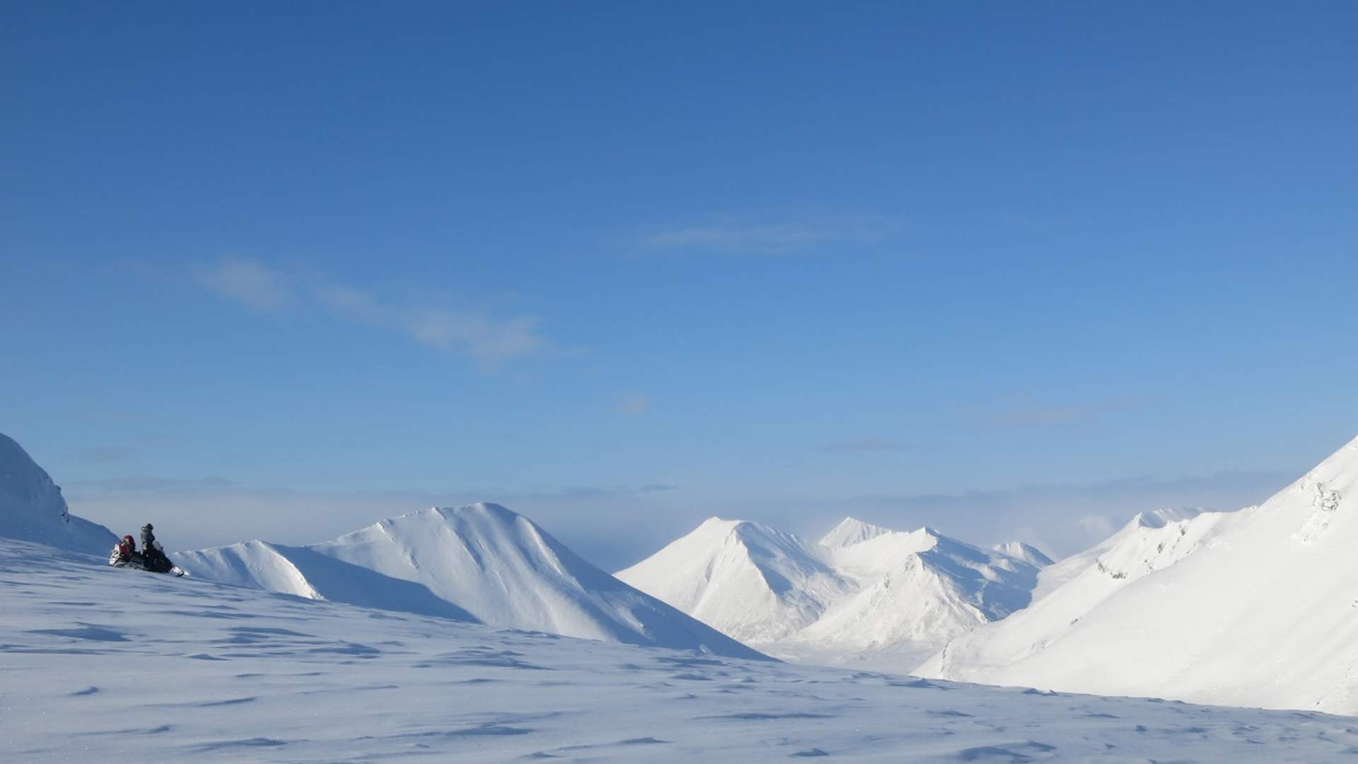 8. snowmobiling-spitsbergen-svalbard-basecampexplorer-photo-torillbrandalberge