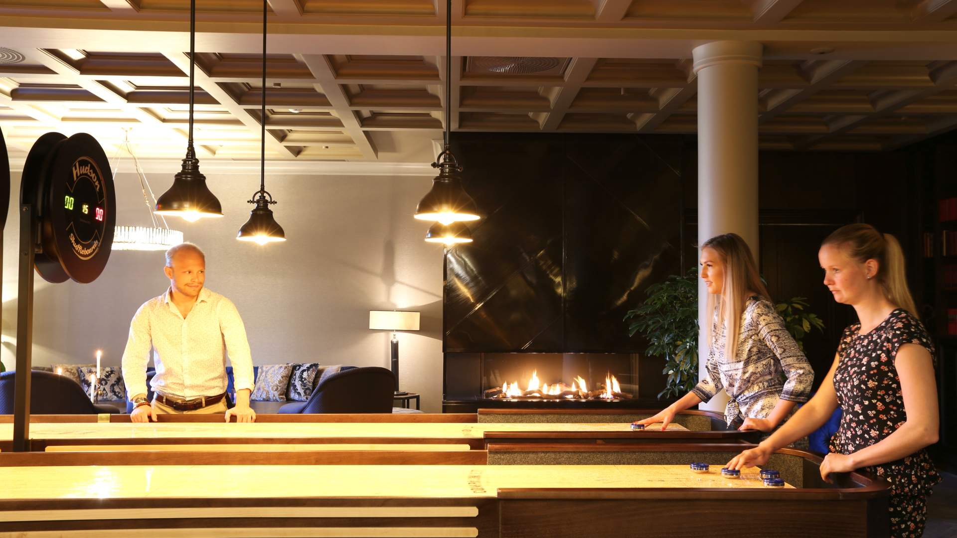 Losby Gods - shuffle board