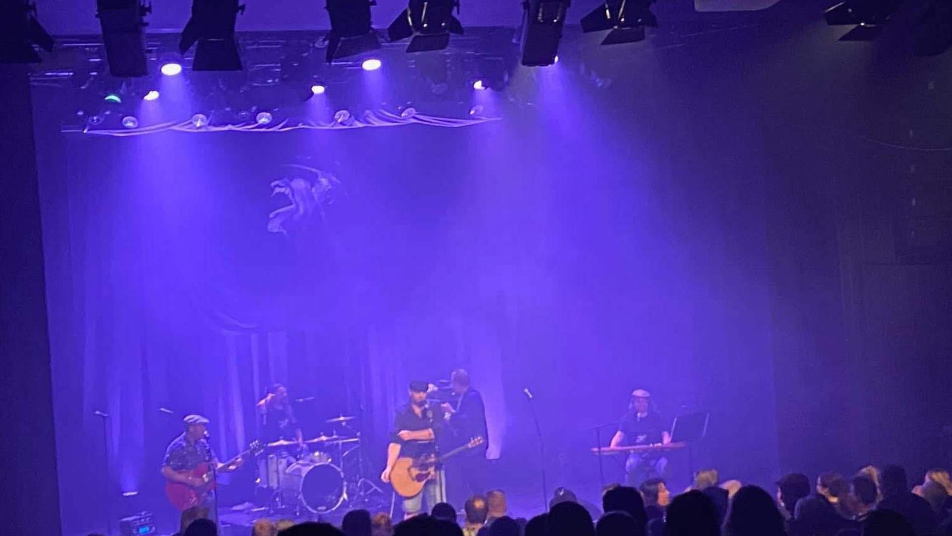 EN LILLE POSE KIM LARSEN MUSIKK