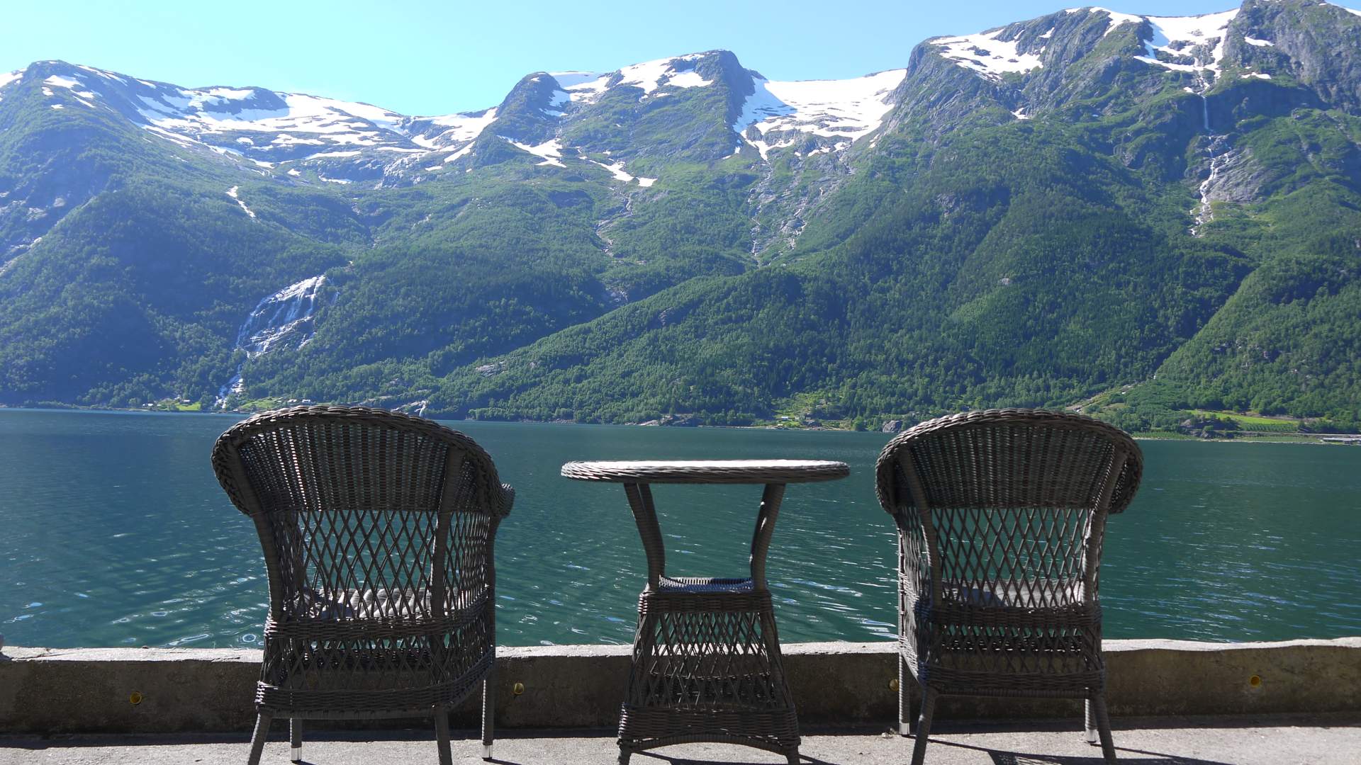 9 Kaia har panoramautsikt til Folgefonna og Ednaelva