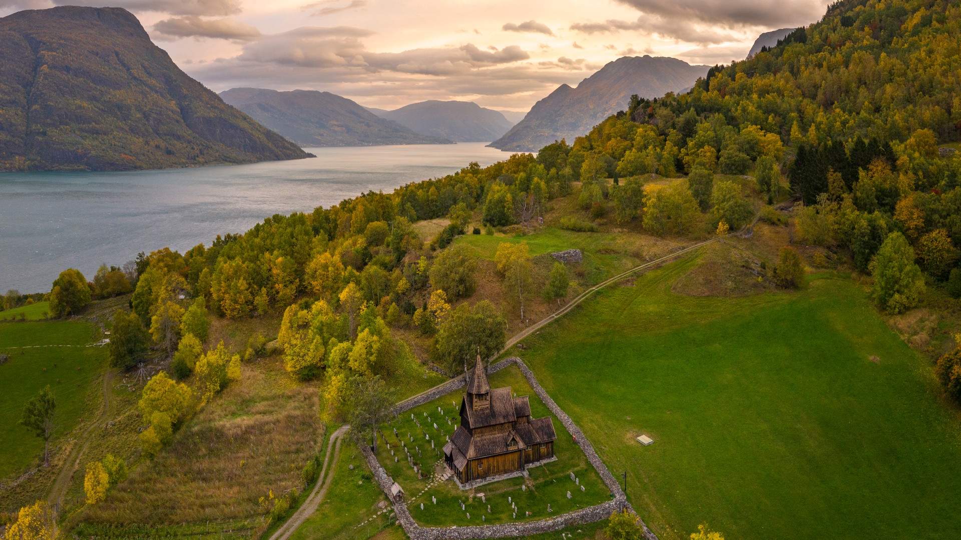 Urnes stavkyrkje