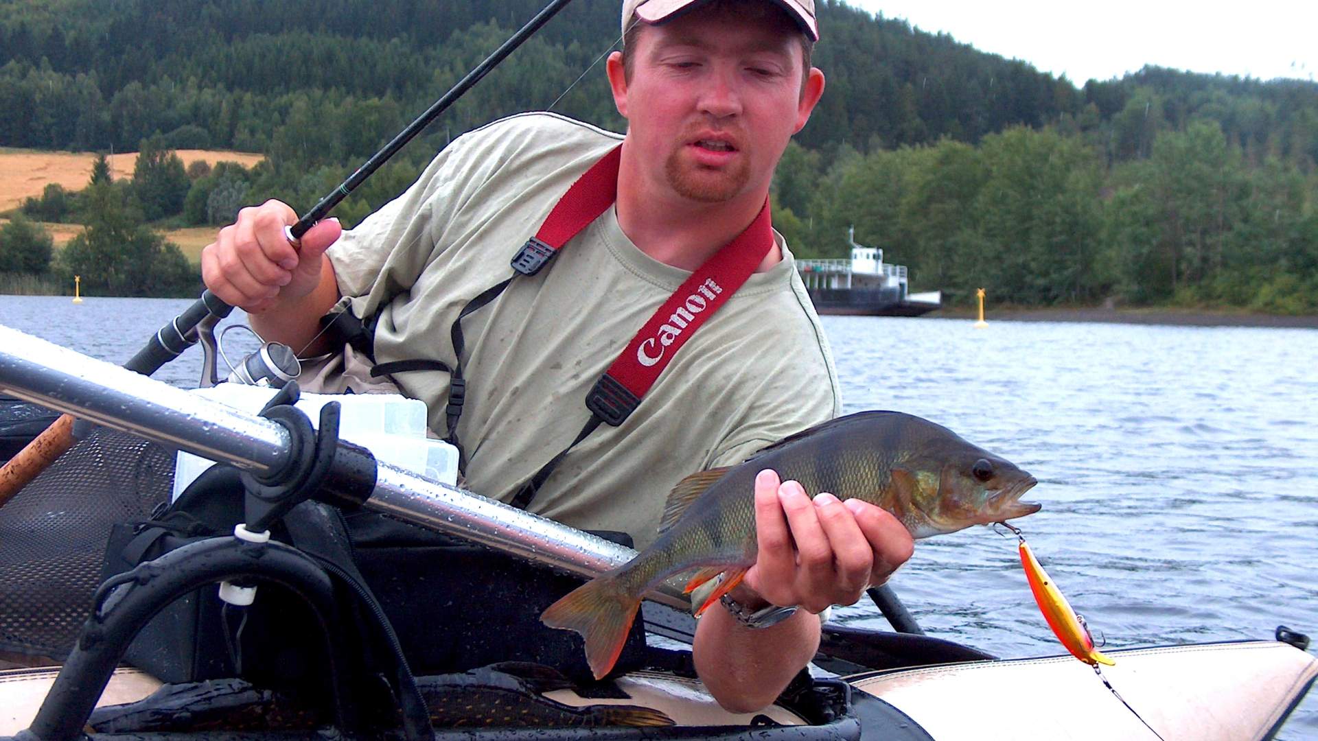 Randsfjorden - Fisker med abbor