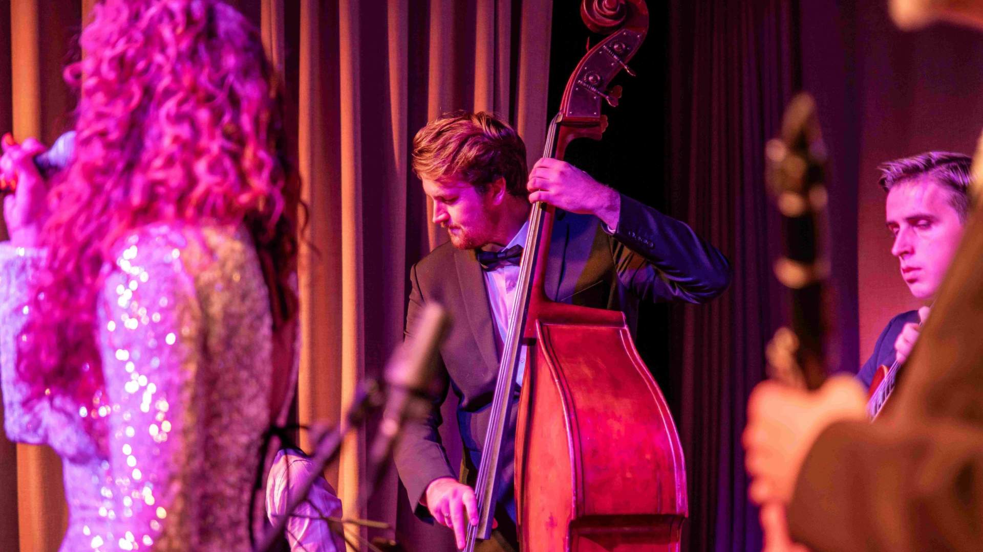 Romslo Entertainment 1