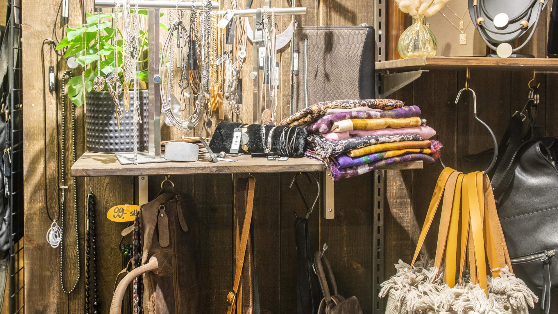 Accessories - Nais - Lyngdal - Gjermund Glesnes 2