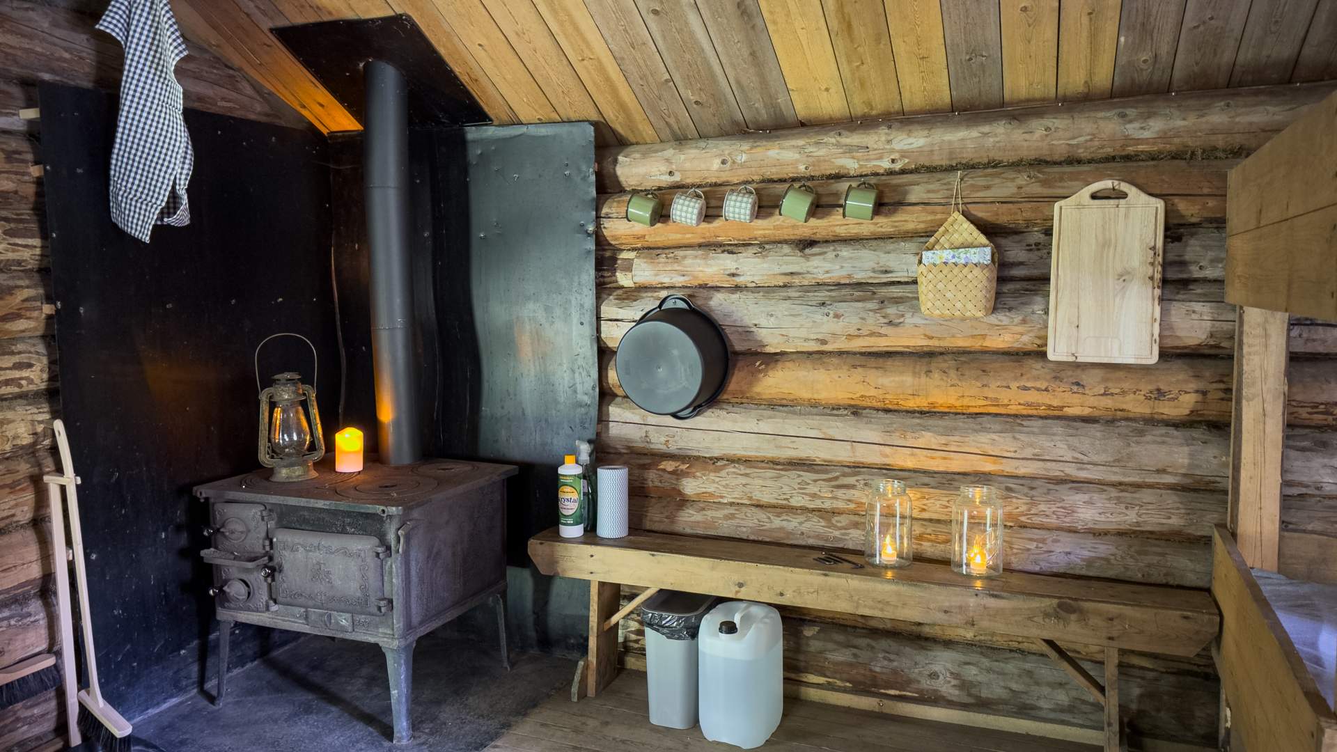 Overnatting i skogskoie, Elverum