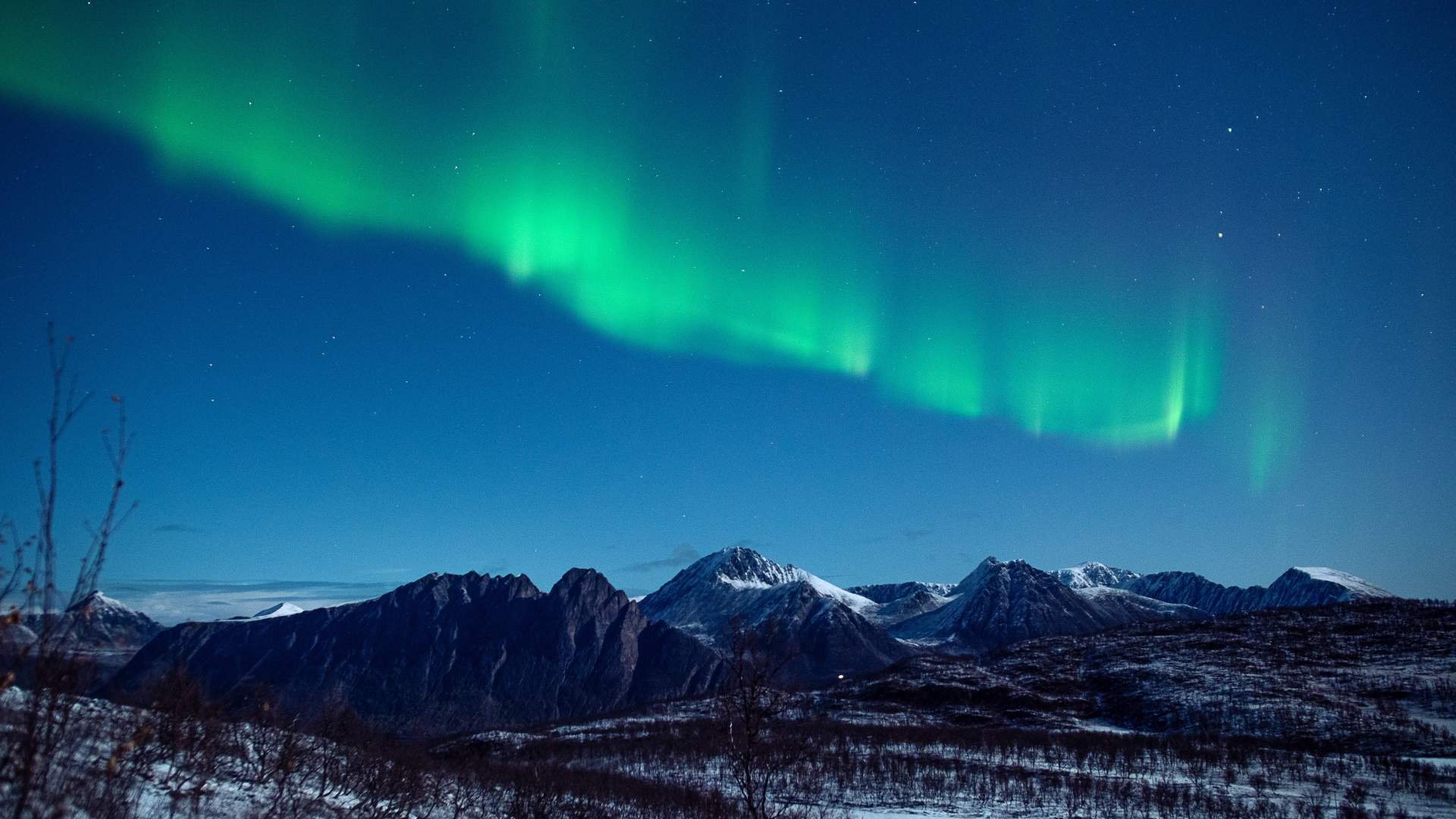 Arcticoncepts-Harstad-Keipen-northern lights-amazing-panorama-mountain view-foto Jan Schmitt