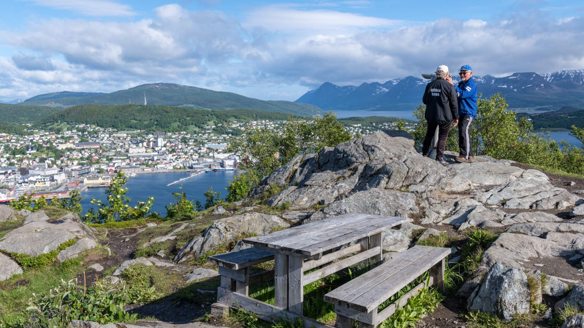 Arcticoncepts-Harstad-panorama view-hiking-bench-foto Dag Roland