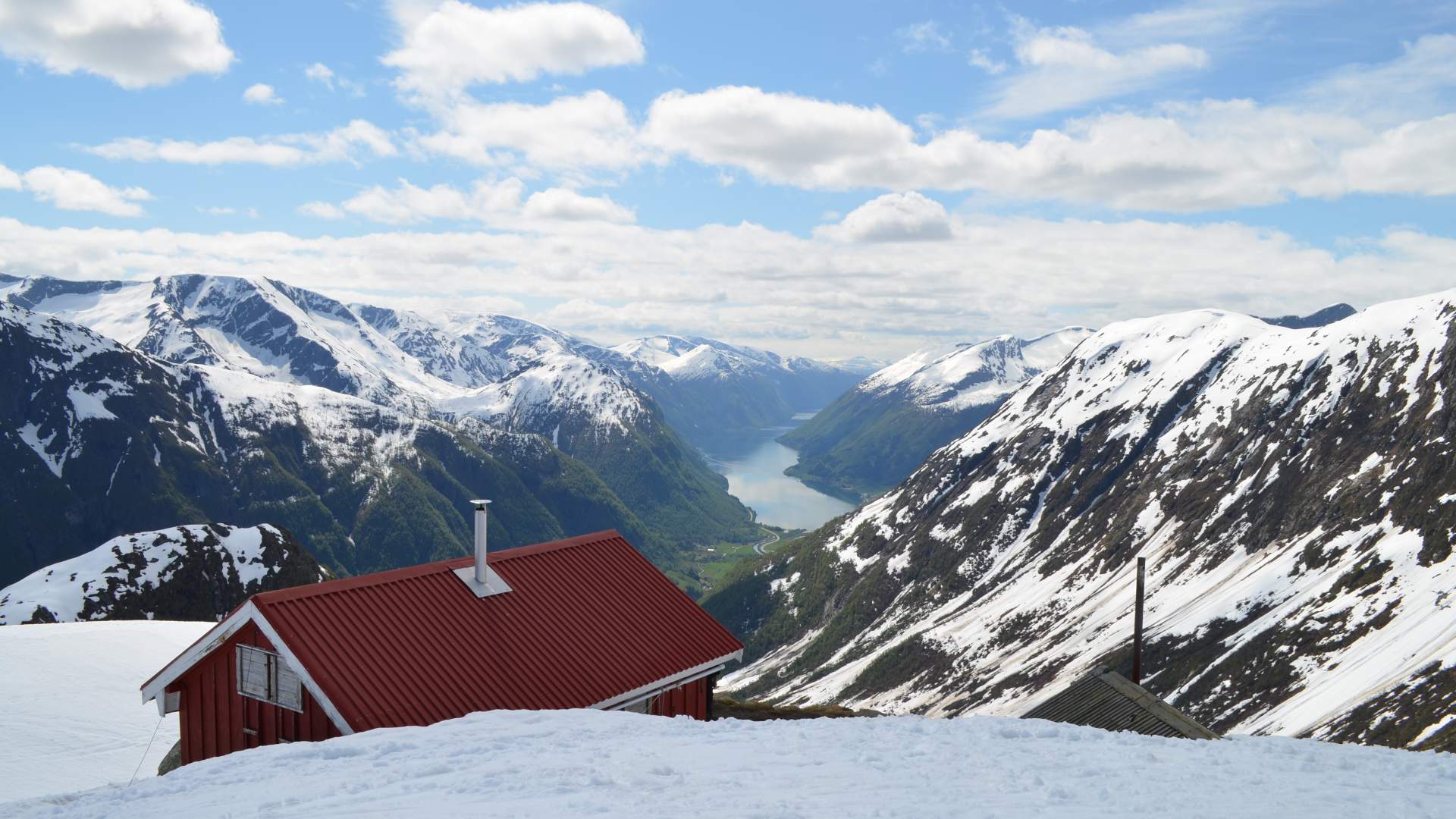 Flatbrehytta Mountain Cabin