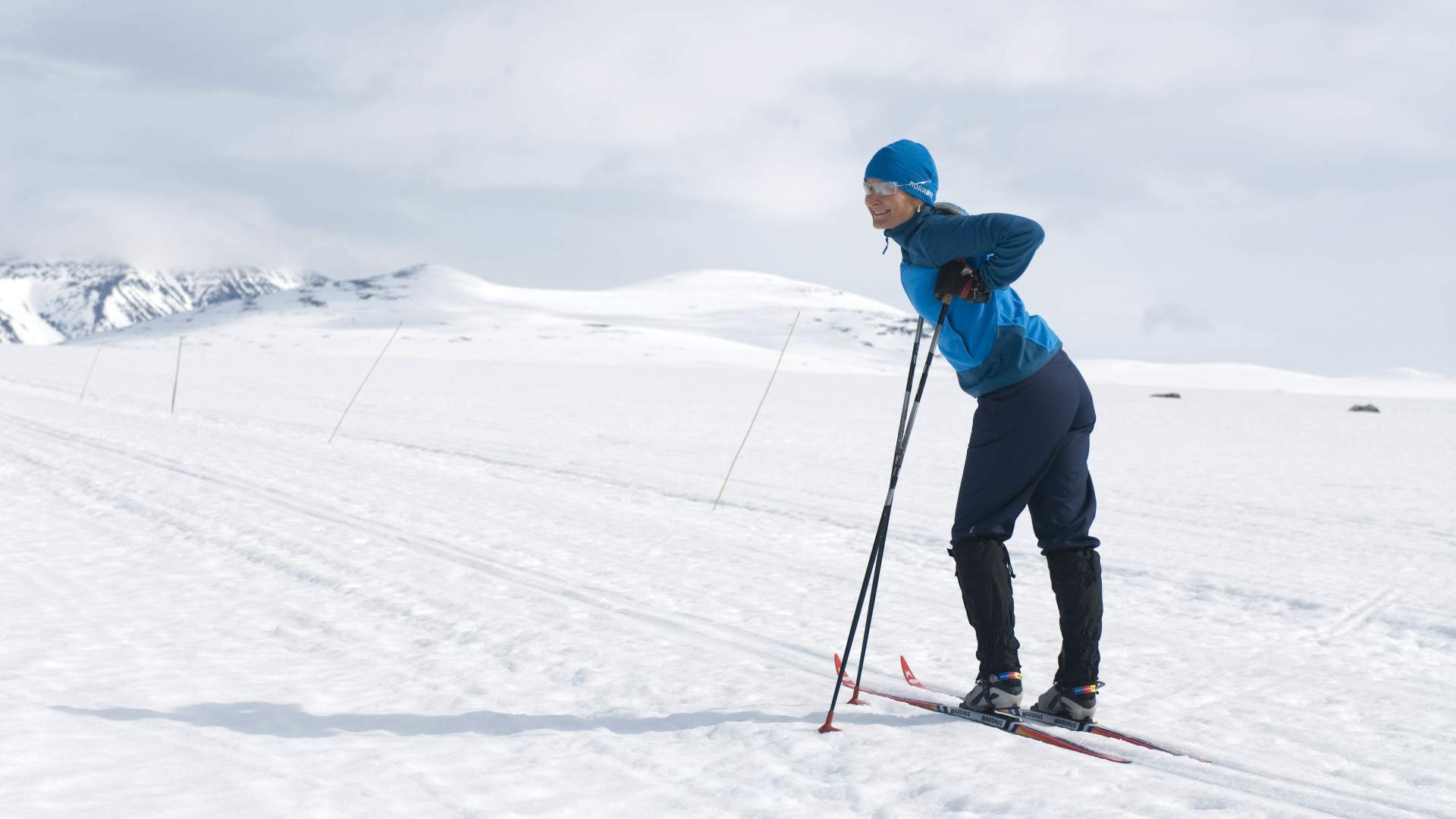 Kvinne på ski i Rondane