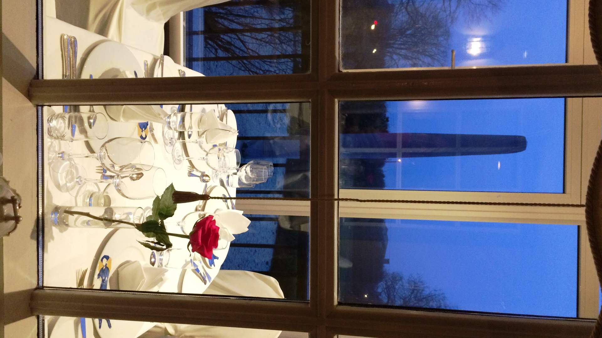 Refsnes Gods restaurant veranda