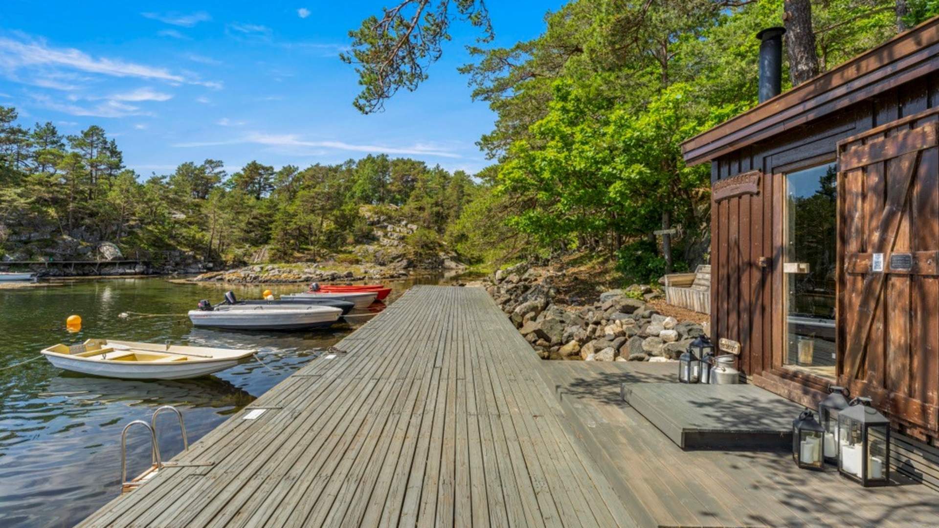 Badstue på Sandaa med brygge