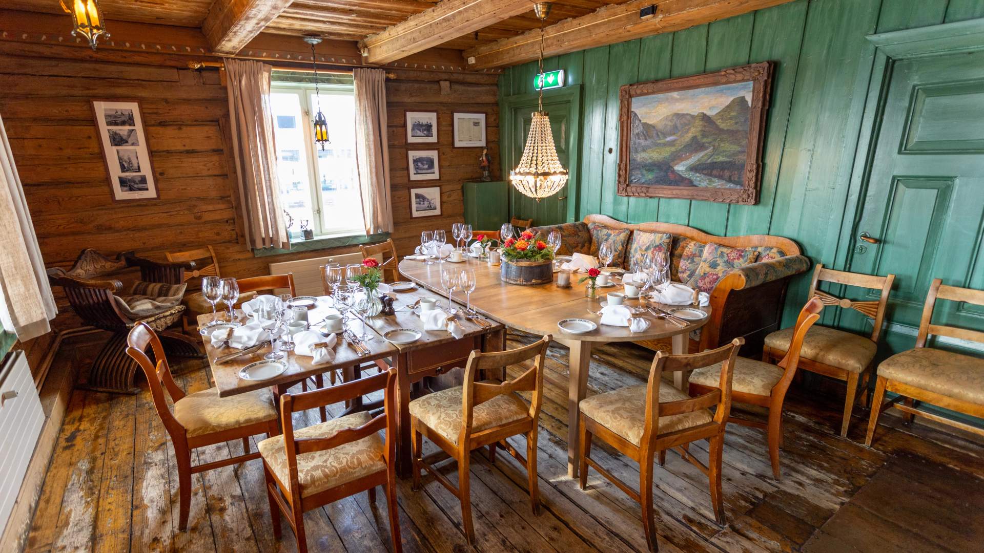 Dekekt til måltid på Sundvolden Hotel