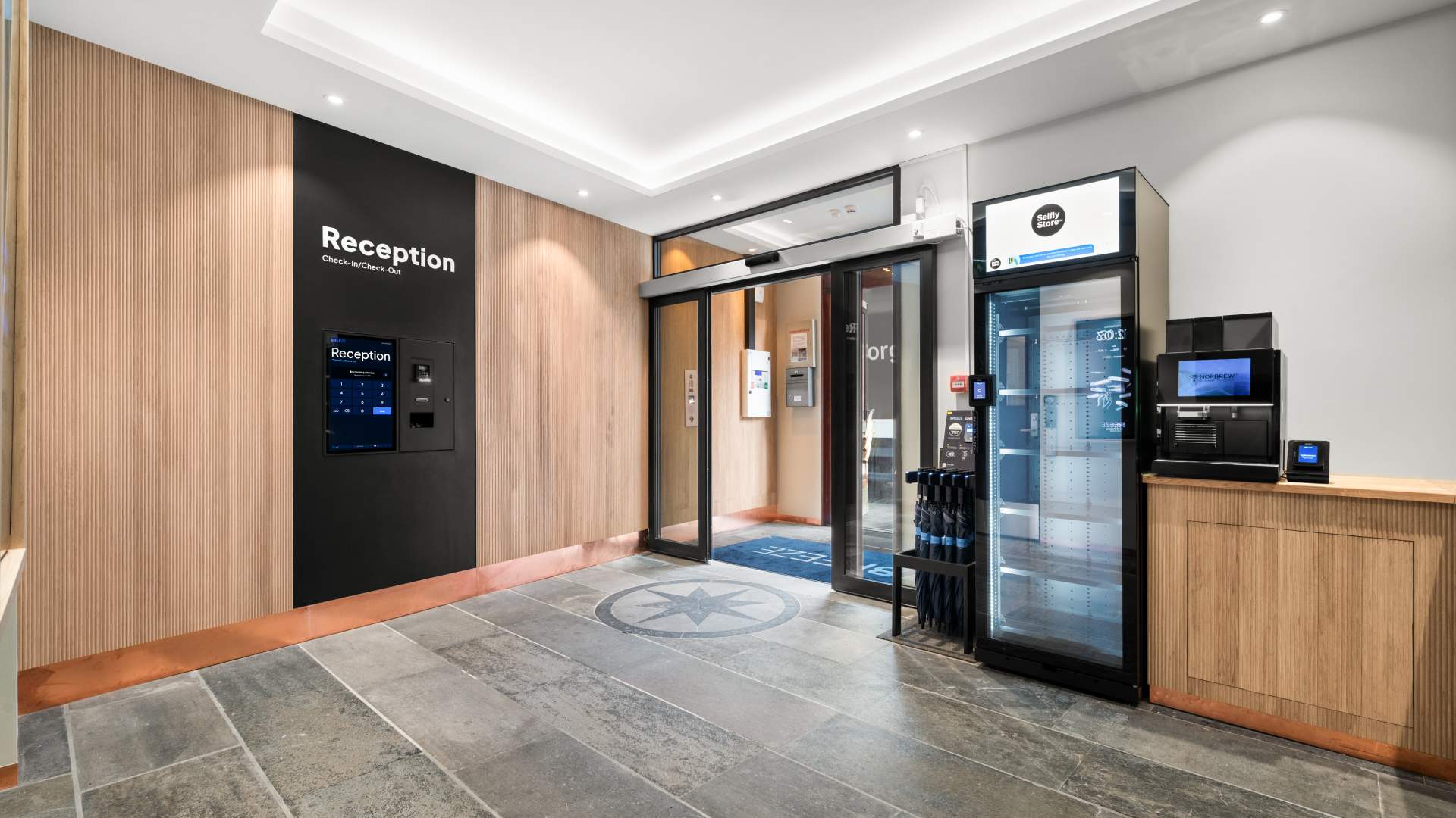 BREEZE Hotel Victoria
