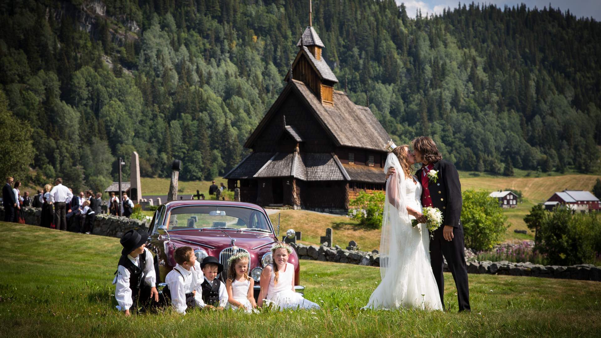 Bryllup TJ og G_stavkyrkja__61C1754
