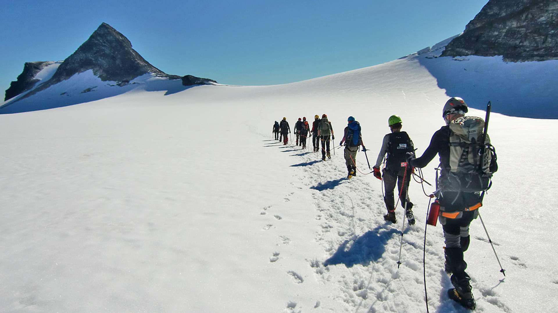 Guided glacier tour to Uranostinden