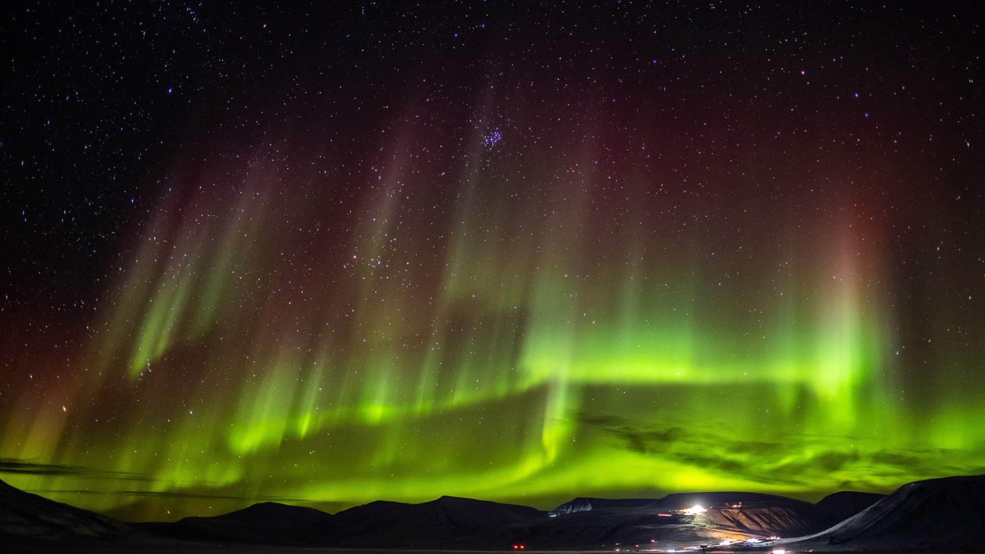 Catching the light - Aurora Borealis - Better Moments, Northern Lights, Longyearbyen